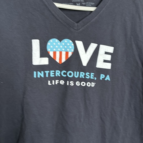 Life is good tee shirt. Medium - Picture 2 of 9